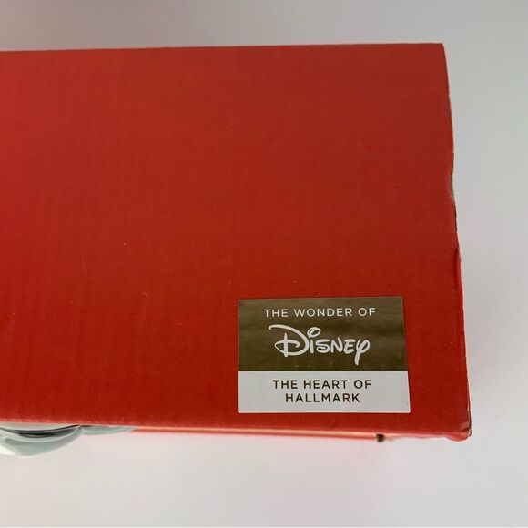 New Hallmark Disney Minnie And Mickey Two Kissing Ceramic Mugs 18 Ounces - Picture 6 of 7